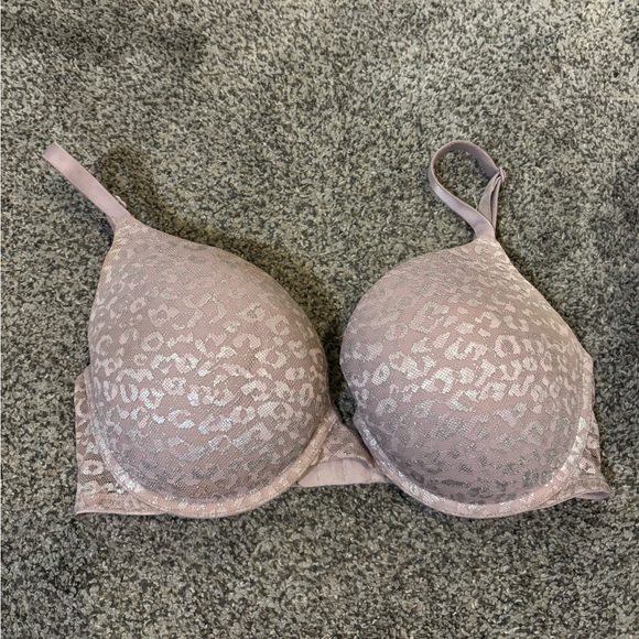 Pink Victoria’s Secret Cheetah Bra - Picture 1 of 3